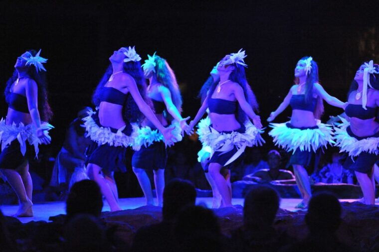 kauai-vip-4-course-manor-house-dinner-luau-kalamaku-show