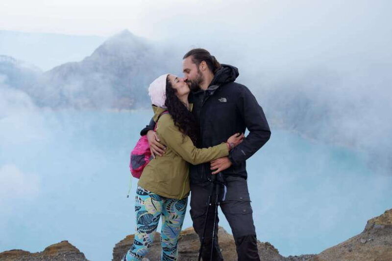 kawah-ijen-bluefire-with-experienced-guide