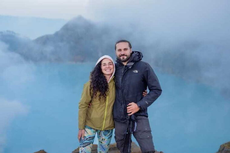 kawah-ijen-bluefire-with-experienced-guide
