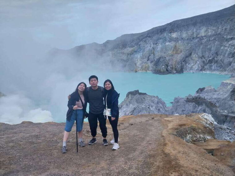 kawah-ijen-midnight-guided-tour-with-transfer-option