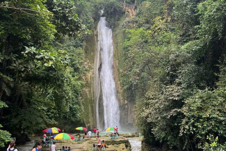 kawasan-canyoneering-lunch-mantayupan-falls