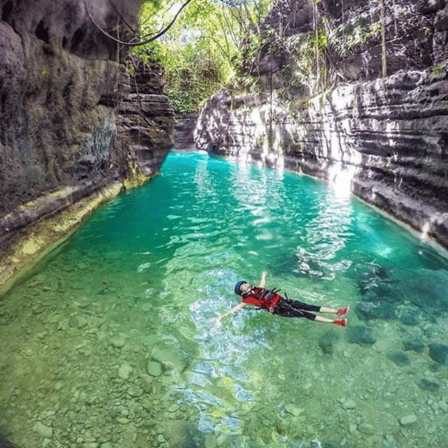 kawasan-falls-canyoneering-transfers-from-cebu-with-lunch