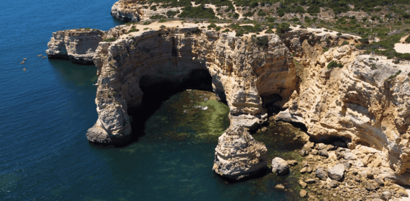 kayak-adventure-discover-the-benagil-caves