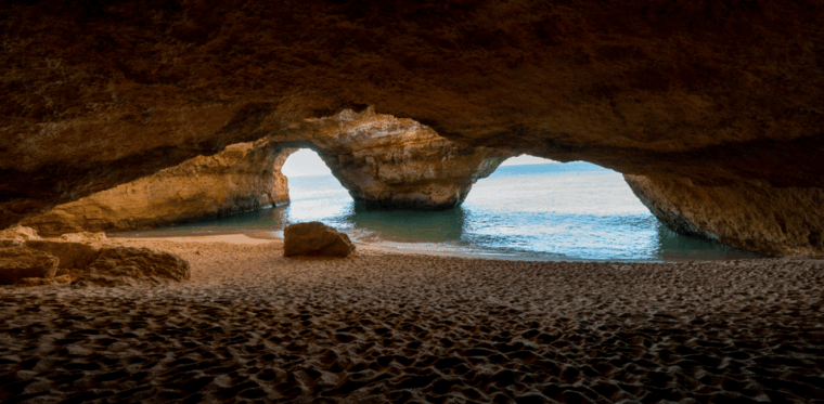 kayak-adventure-discover-the-benagil-caves