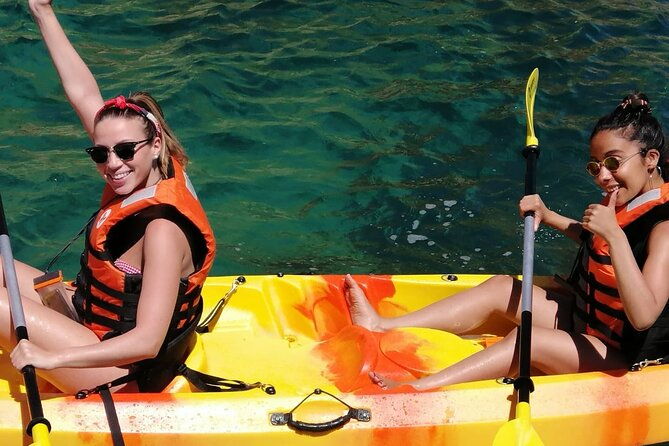 kayak-adventure-through-the-ponta-da-piedade-caves-in-lagos