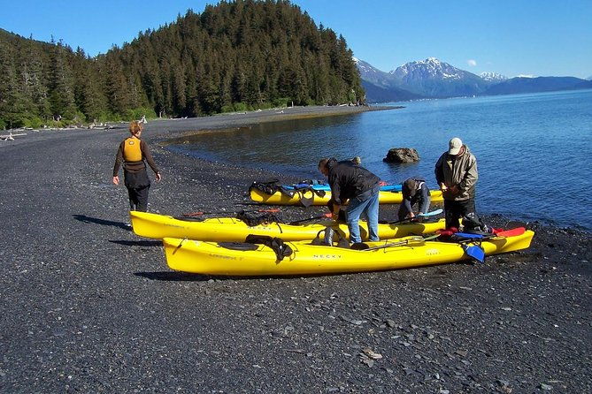 kayak-and-hike-to-historic-ww2-army-fort-in-alaska