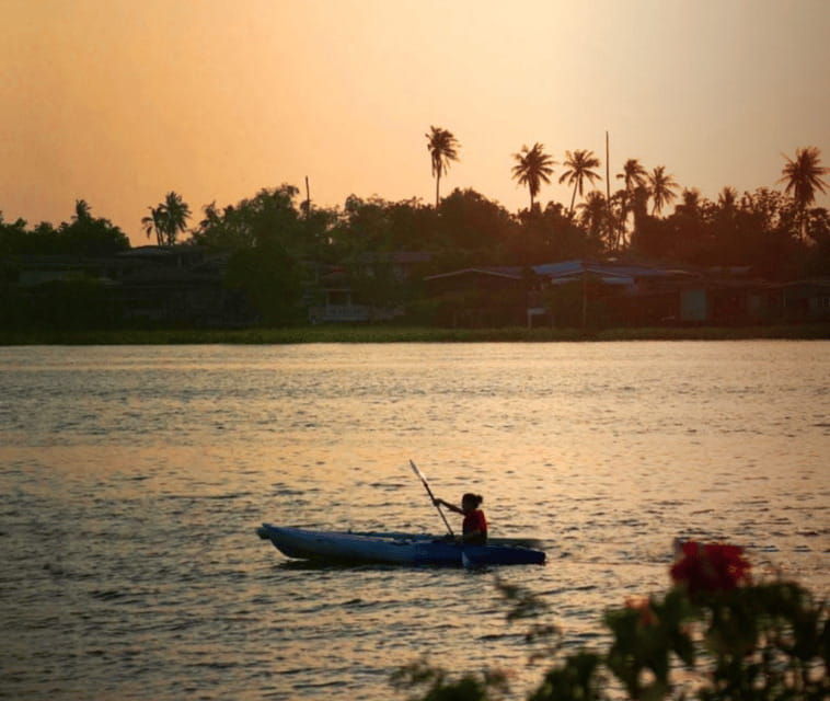 kayak-and-paddleboard-kalanan-riverside-resort