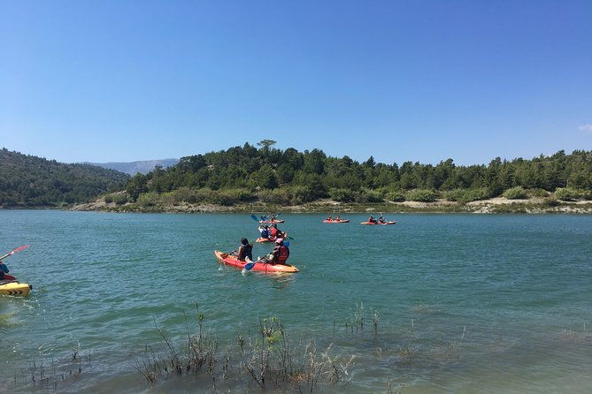 kayak-at-apolakkia-lake