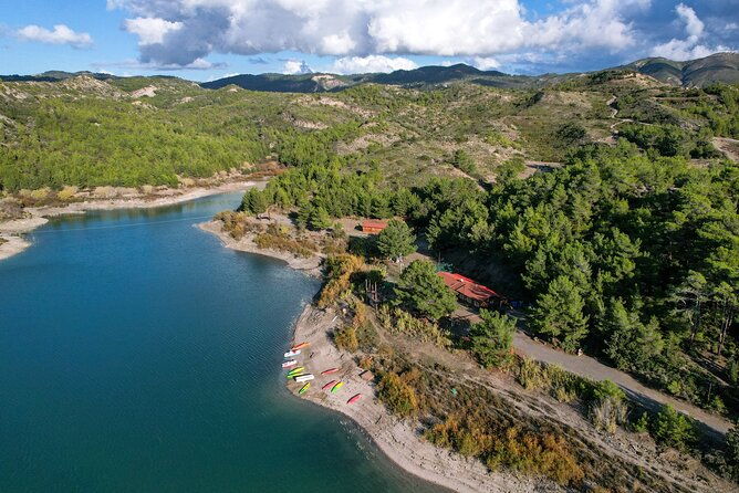 kayak-at-apolakkia-lake