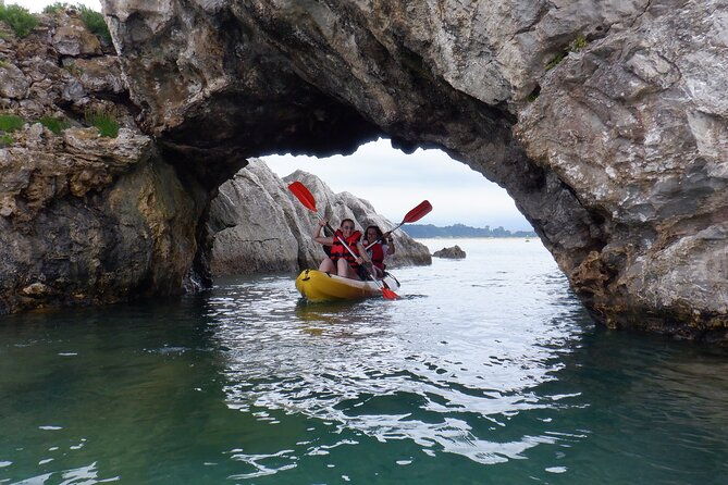kayak-excursion-through-the-bay-of-santander