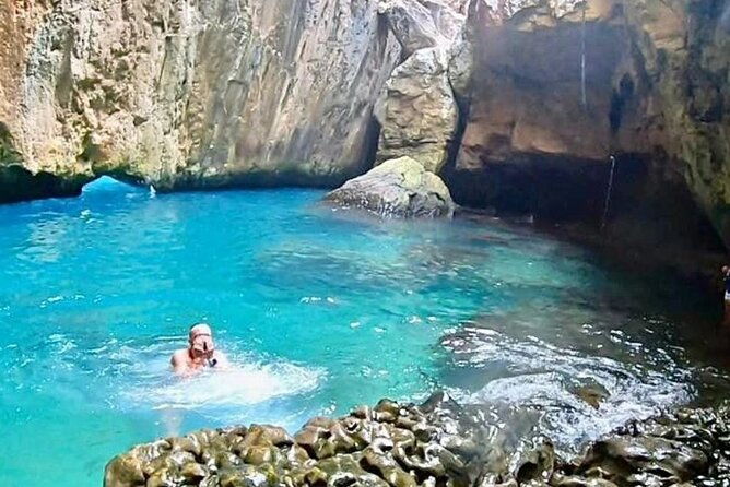 kayak-excursion-to-cala-de-moraig-fish-cave-and-testos