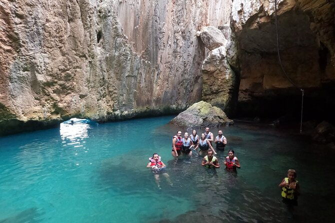 kayak-excursion-to-cala-de-moraig-fish-cave-and-testos
