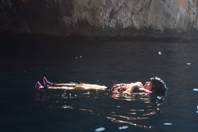 kayak-excursion-to-cova-dels-coloms-from-platja-mascarat