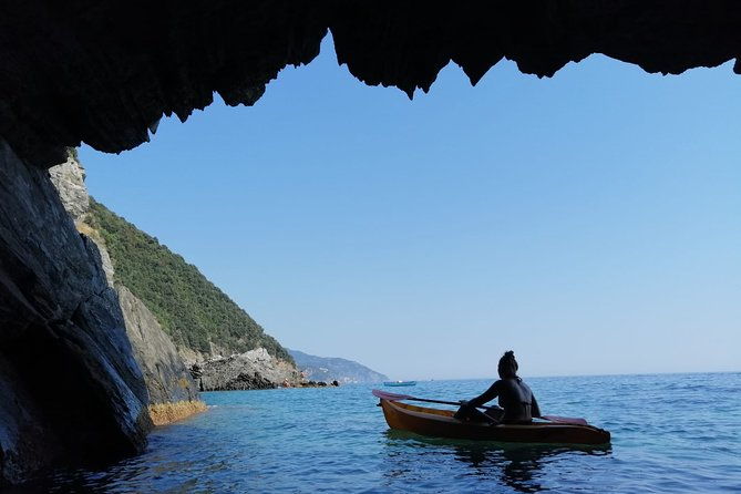 kayak-experience-with-carnassa-tour-in-cinque-terre-snorkeling