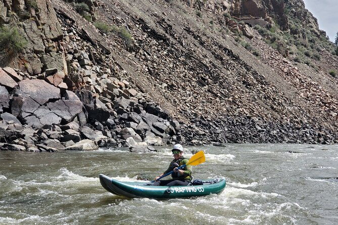 kayak-gorgeous-upper-colorado-river-half-day