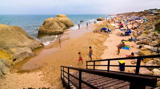 kayak-into-the-hidden-caves-and-secret-beaches