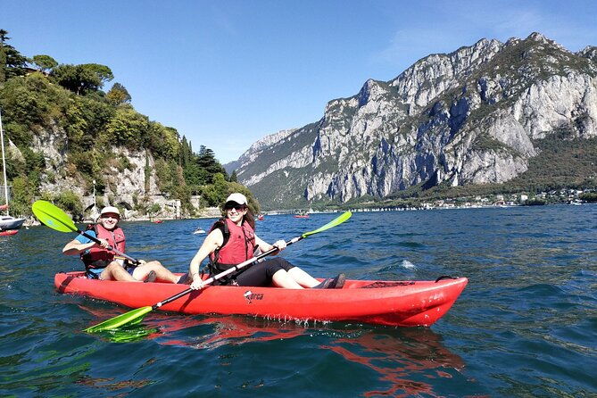 kayak-on-lake-como-stunning-landscapes-aperitif