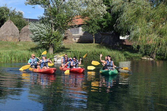 kayak-on-the-gacka-river