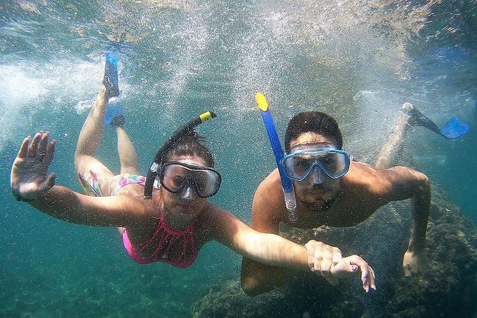 kayak-snorkel-tour-in-cerro-gordo-natural-park-la-herradura