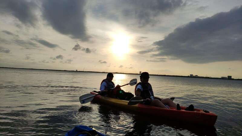 kayak-sunset-in-the-lagoon-nichupte-by-wayak
