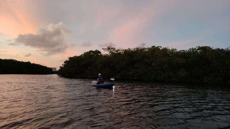 kayak-sunset-in-the-lagoon-nichupte-by-wayak