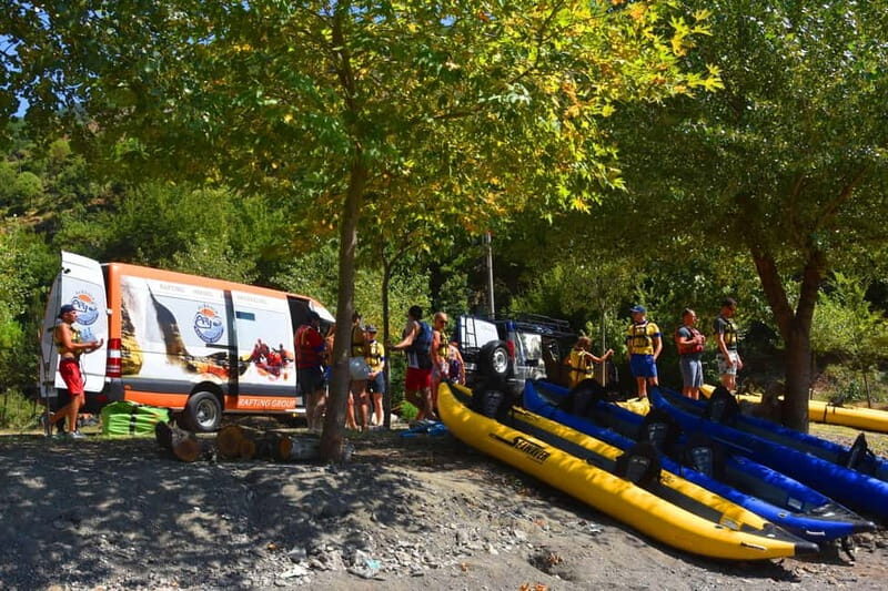 Kayak &SUP in Berat Lake, picnic lunch - The Sum Up
