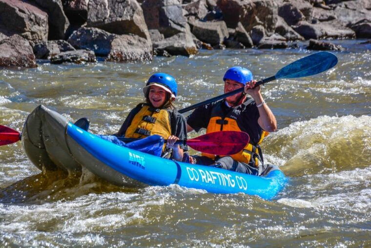 kayak-the-gorgeous-upper-colorado-river-guided-1-2-day