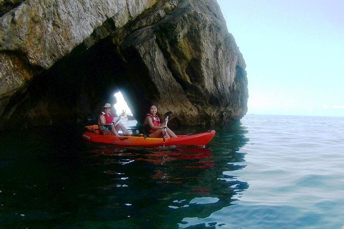 kayak-tour-from-sesimbra-to-ribeira-do-cavalo-beach-passing-through-the-caves