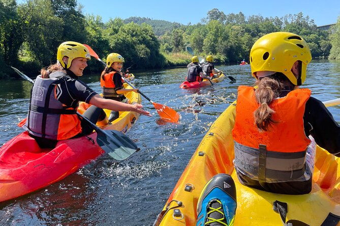 kayak-tour-i-descent-of-the-river-lima-in-kayak