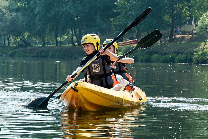 kayak-tour-i-going-down-the-lima-river-in-kayak-av