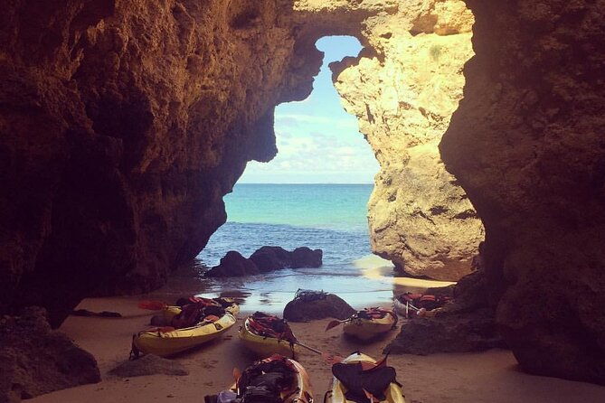 kayak-tour-to-ponta-da-piedade-caves-in-lagos