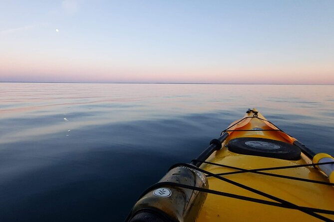 kayak-trips-on-lake-superior-two-harbors-mn-larsmont-cottages