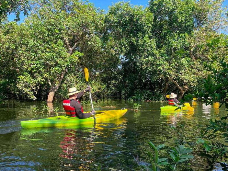 kayaking-floating-village-in-siem-reap