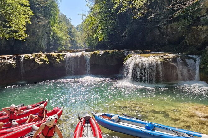 kayaking-in-mreznica-waterfalls-near-slunj-and-plitvice-lakes