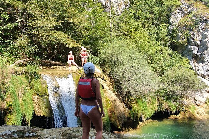 kayaking-in-mreznica-waterfalls-near-slunj-and-plitvice-lakes