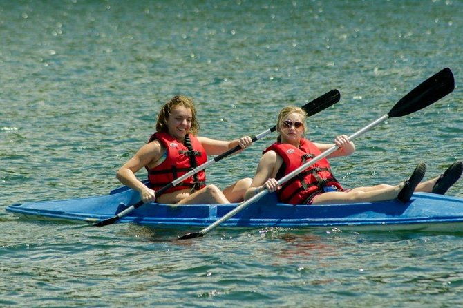 kayaking-on-the-arenal-lake-from-arenal