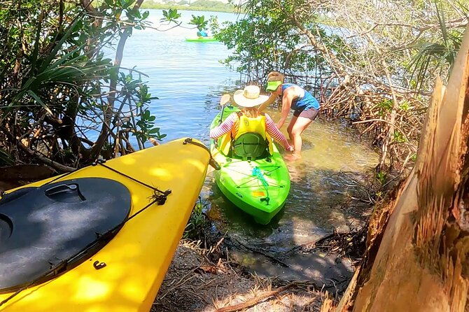 kayaking-the-canals-of-venice-fl