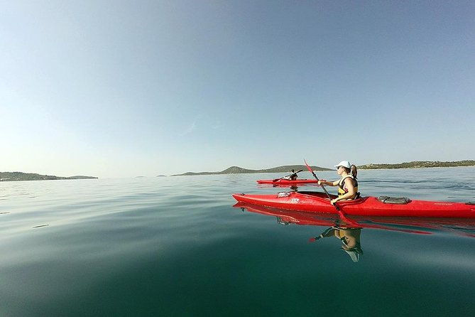 kayaking-to-the-island-prvic-2