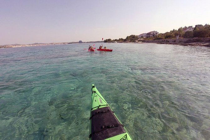 kayaking-to-the-island-prvic