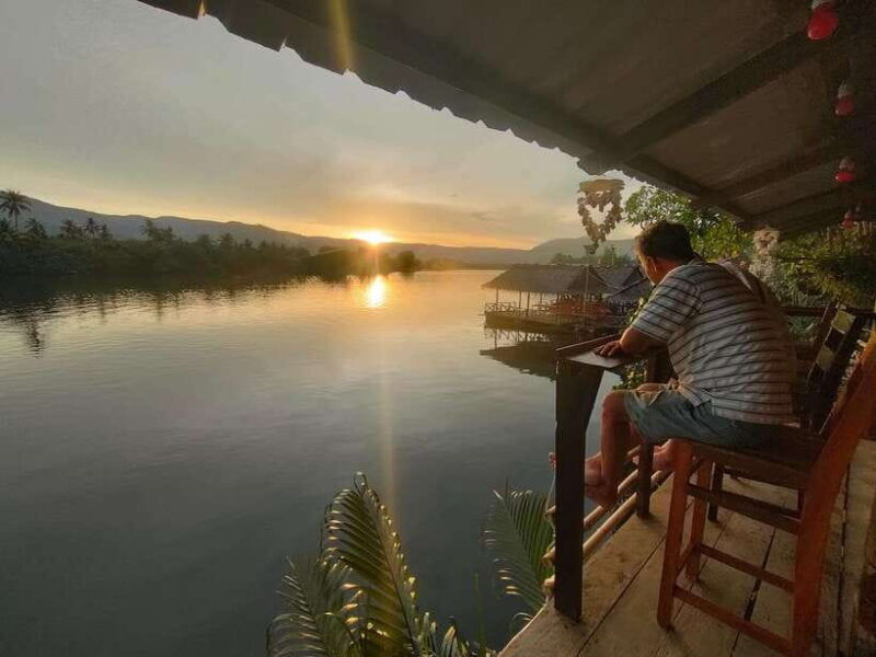 kayaking-tour-around-green-cathedral
