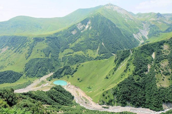 kazbegi-ananuri-gergeti-private-tour