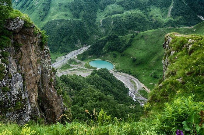 kazbegi-ananuri-gudauri-and-zhinvali-group-tour