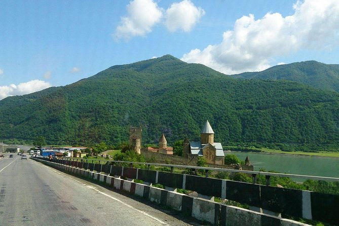 kazbegi-ananuri-gudauri-and-zhinvali-group-tour