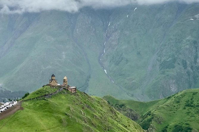 kazbegi-day-trip-jinvali-ananuri-gudauri-gergeti-church