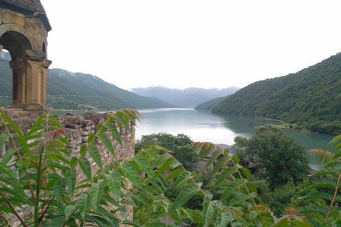 kazbegi-day-trip-jinvali-ananuri-gudauri-gergeti-church