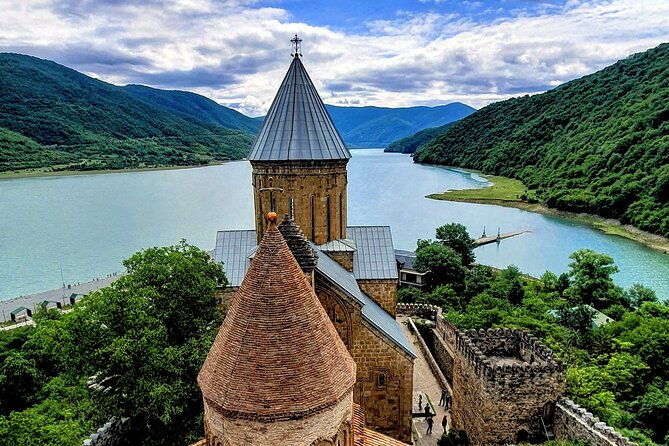 kazbegi-full-day-private-tour-lunch
