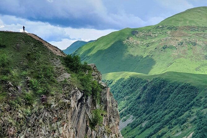 kazbegi-full-day-private-tour-lunch