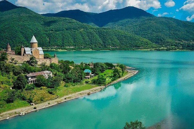 kazbegi-gudauri-mtskheta-ananuri-full-day-private-tour-from-tbilisi