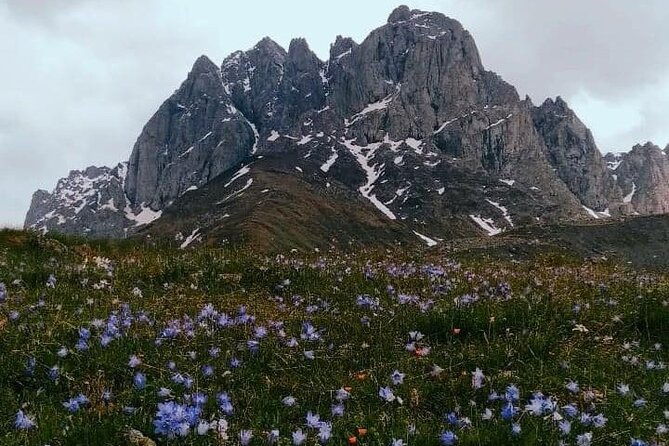 kazbegi-juta-2-day-tour-easy-hikings