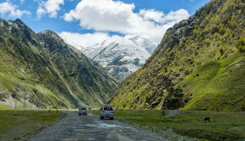 Kazbegi: Juta Valley Day Trip with 4WD Transport - Key Points
